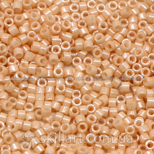 Бисер DB-204 Miyuki Delica Beads 11/0 (жемчужный, кремовый темный)